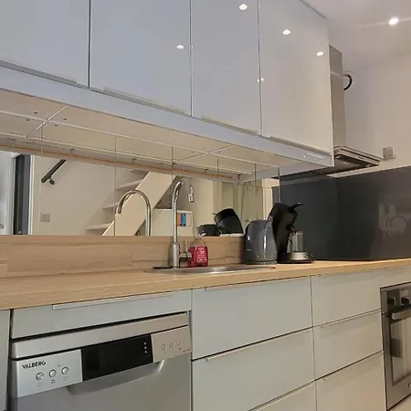 House For 4 With Yard 펜션 *