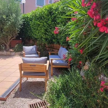 House For 4 With Yard * Fréjus