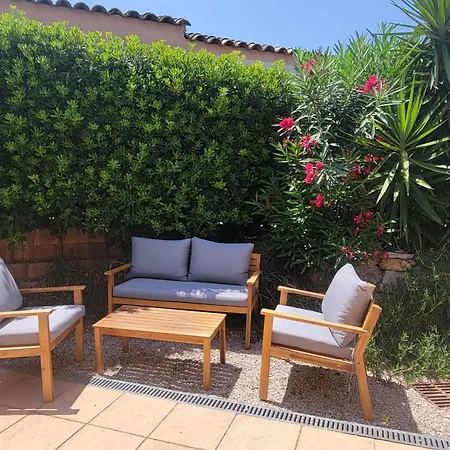 בית נופש House For 4 With Yard Fréjus