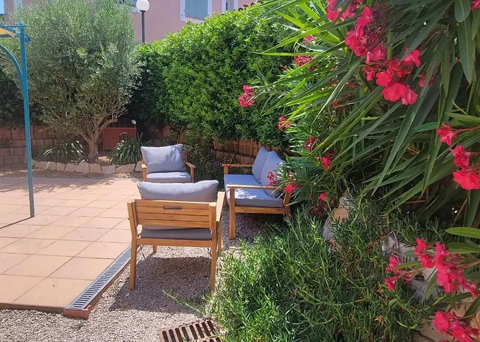 House For 4 With Yard * Fréjus