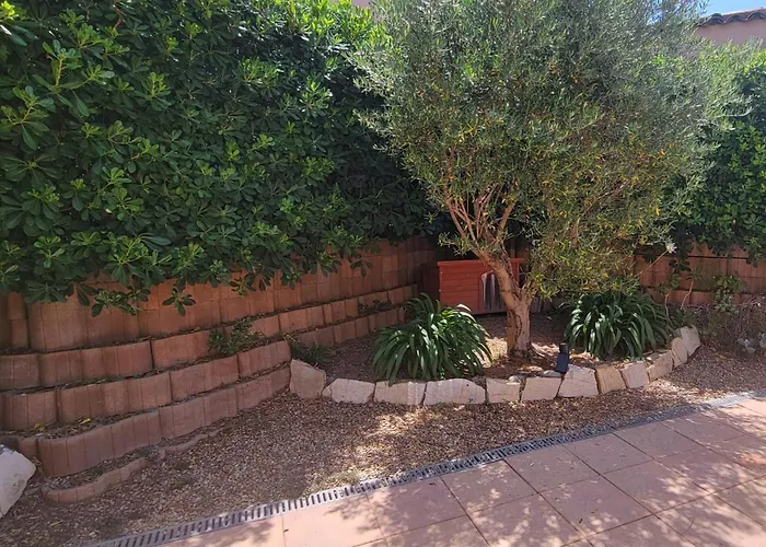 House For 4 With Yard * Fréjus